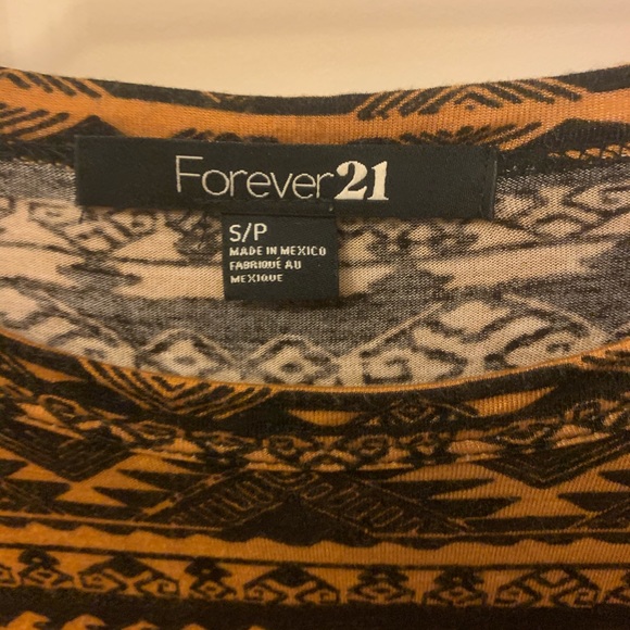 Forever21 TShirt - Picture 2 of 3